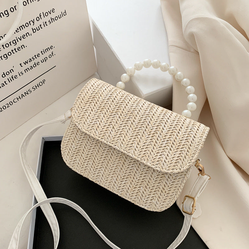 Straw bale for chains in summer