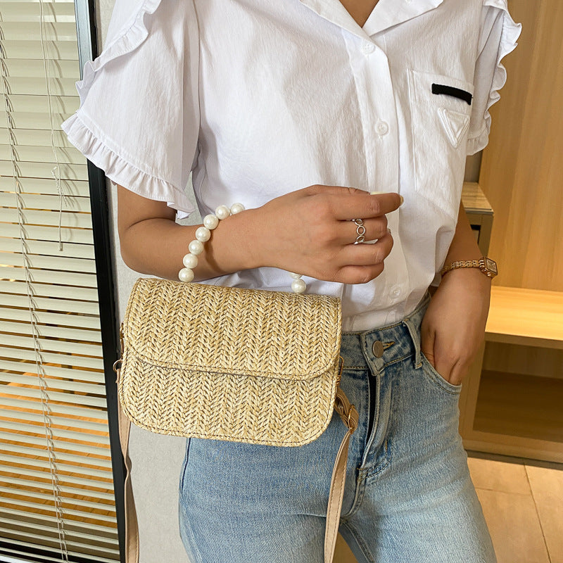 Straw bale for chains in summer