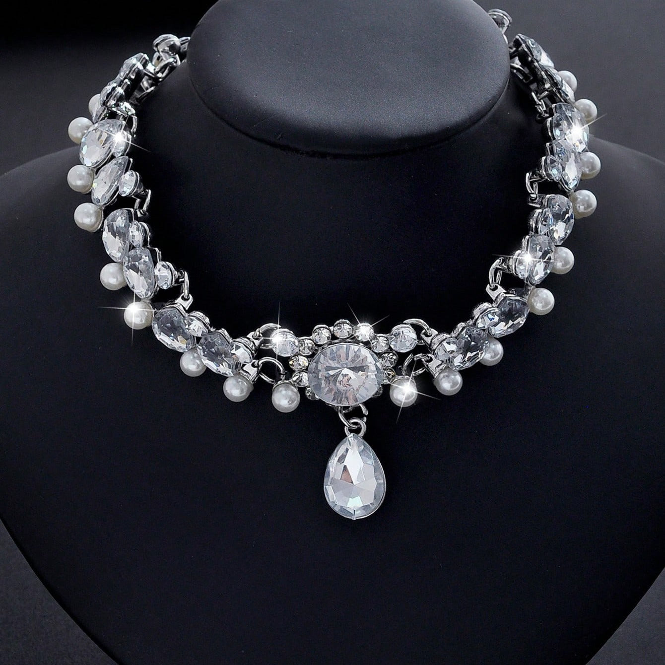 European And American Exaggerated Rhinestone Pearl Necklace New Fashion